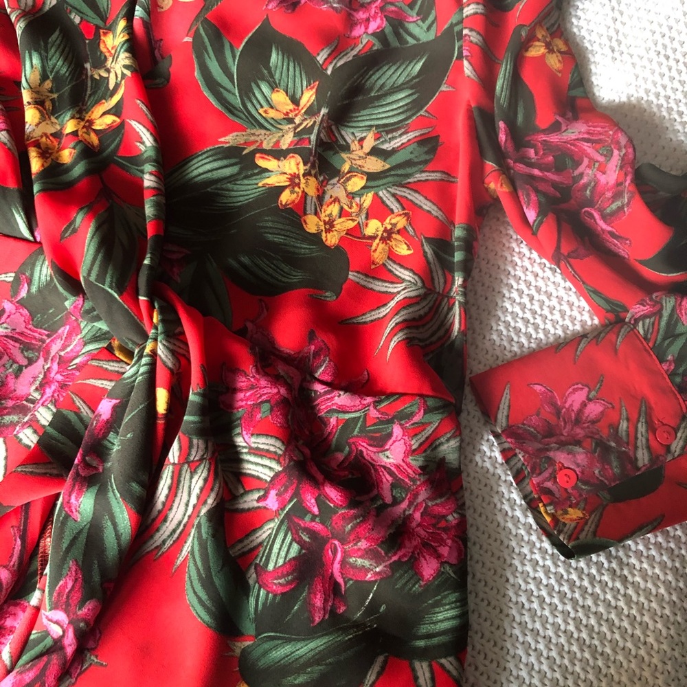Like new tropical print blouse